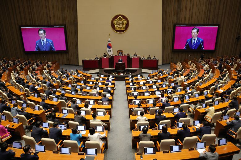 더불어민주당 정청래 대표가 9일 서울 여의도 국회에서 열린 제429회 국회(정기회) 제2차 본회의에서 교섭단체 대표 연설을 하고 있다. /남강호 기자