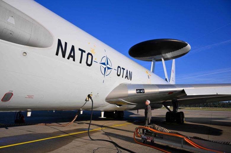 A NATO AWACS flight Engineer carries out the inspection check of an AWACS (Airborne Warning and Control System) NATO air surveillance aircraft ahead of a flight over Polish airspace as part of the alliance's new Eastern Sentry mission on September 19, 2025. NATO said on September 19, 2025, it had scrambled aircraft to intercept Russian jets violating Estonian airspace, calling it proof of Moscow's "reckless" behaviour and the alliance's readiness to counter it. (Photo by JOHN THYS / AFP)/2025-09-20 02:50:02/<저작권자 ⓒ 1980-2025 ㈜연합뉴스. 무단 전재 재배포 금지, AI 학습 및 활용 금지>