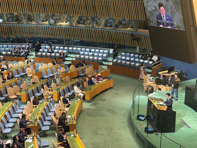 김혜경 여사는 23일 미국 뉴욕 유엔 본부 총회장에 오지 않았다. 2023년의 경우 김건희 당시 여사가 특별석(각국 좌석 위)에 앉아 있었다./윤주헌 특파원