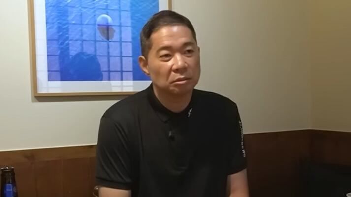 농구선수 출신 방송인 현주엽은 지난달 유튜브 채널을 통해 각종 의혹이 제기된 이후 30㎏이 빠졌다고 밝혔다. /유튜브 '현주엽의 푸드코트'