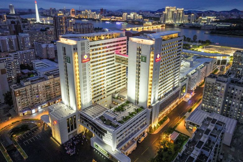 6일 준공식을 가진 평양종합병원 전경./노동신문 뉴스1