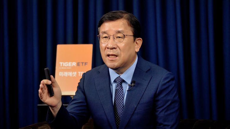 수익률 2500%를 기록하며 ‘수퍼 개미의 전설’로 불리는 남석관 베스트인컴 회장. /재테크 명강