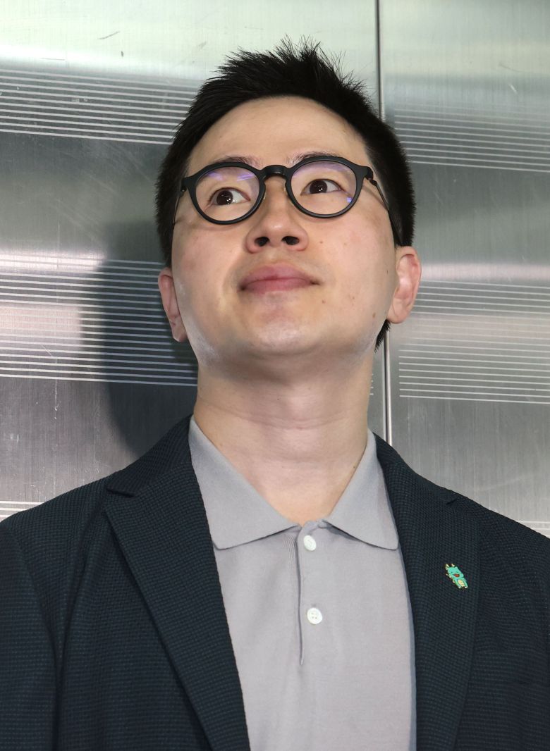 이원모 전 대통령실 인사비서관이 12일 서울 서초구 순직 해병 특검 사무실에 피의자 신분으로 출석하고 있다. /뉴스1