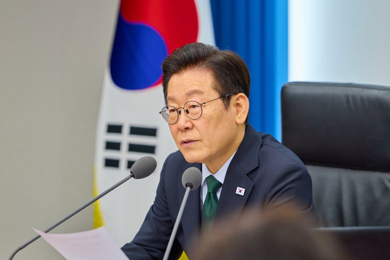 이재명 대통령이 13일 서울 용산 대통령실 청사에서 열린 수석보좌관회의에서 발언하고 있다./대통령실 제공