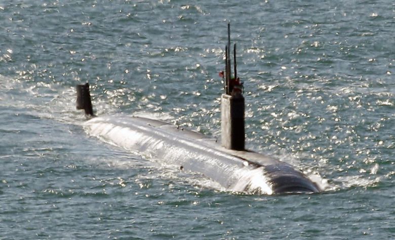 미 해군의 로스앤젤레스급 핵 추진 잠수함인 컬럼비아함(SSN-771)이 지난해 11월 부산에 입항한 모습. /김동환 기자