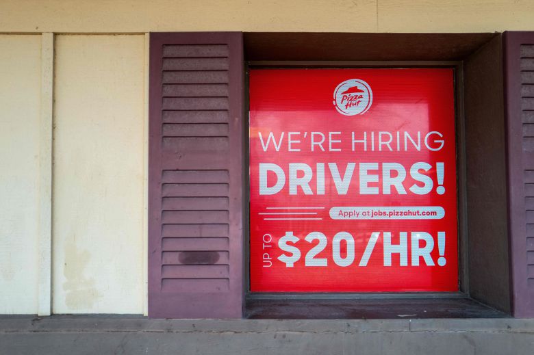 미국 노동부는 4일 지난주 신규 실업수당 청구 건수가 약 3년 만에 가장 낮은 수준이라고 했다./AFP 연합뉴스
