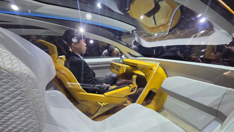 5일 공개된 콘셉트카 '비전 메타투리스모' 내부 모습. /연합뉴스