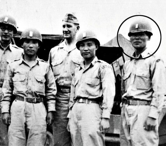 1948년 제주 4·3 사건 당시 박진경(맨 오른쪽 원) 대령. /다큐스토리