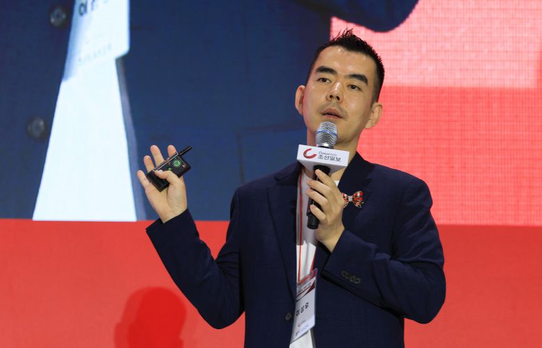 19일 서울 강남구 세텍에서 열린 2026 대한민국 재테크 박람회에서 이상우 인베이드투자자문 사장이 규제를 이기는 투자를 주제로 강연하고 있다. 2025.12.19. / 고운호 기자