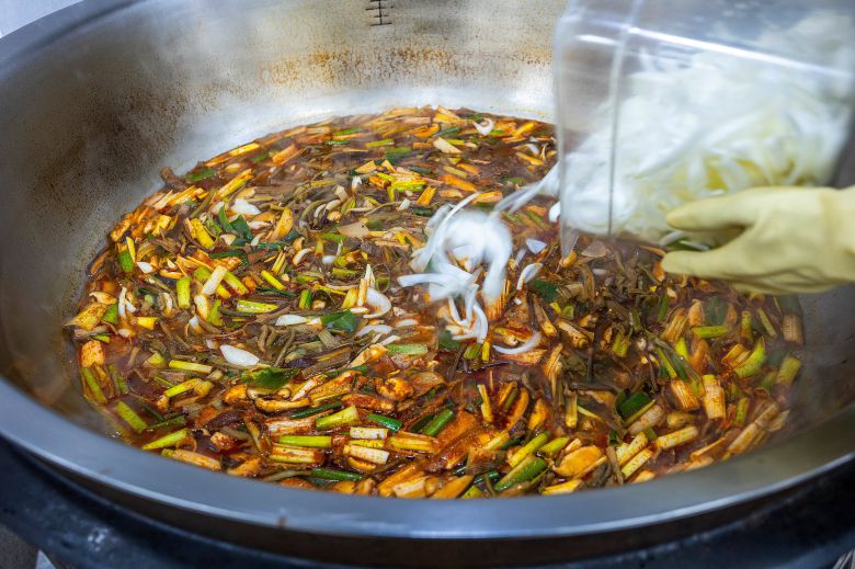 대량 조리의 생명은 간. /양수열 영상미디어 기자