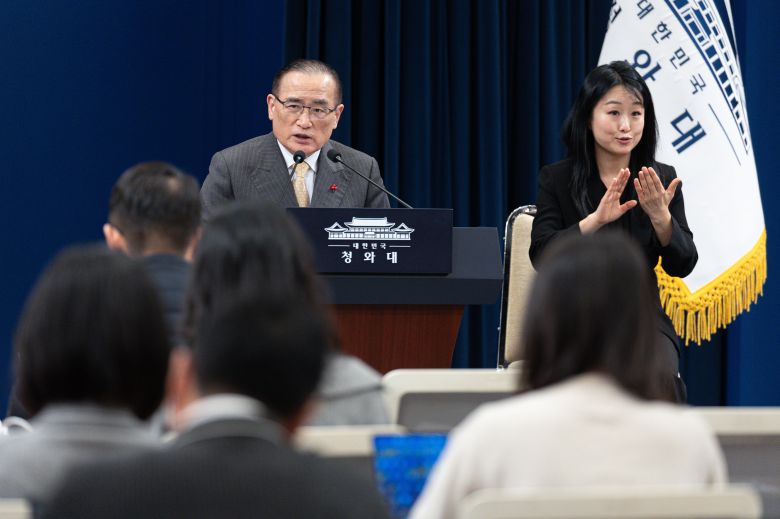 위성락 국가안보실장이 2일 춘추관에서 이재명 대통령의 국빈 방중 일정 관련 브리핑을 하고 있다. /뉴스1