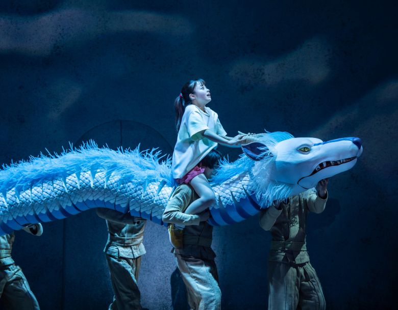 공연 '센과 치히로의 행방불명'. /사진가 요한 페르손, 퍼핏 디자이너 토비 올리에 홈페이지