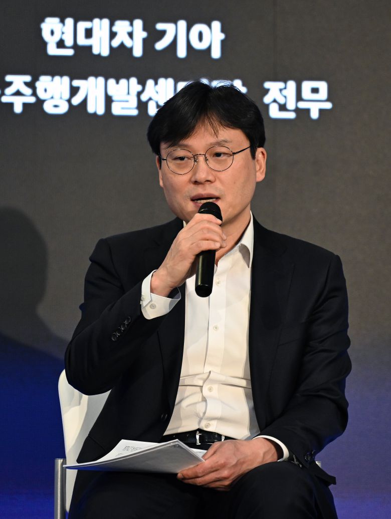 모셔널 미디어 데이에서 기자 질의에 답변하는 현대차·기아 자율주행개발센터장 유지한 전무./현대차그룹