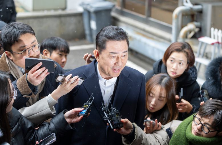 김병기 더불어민주당 전 원내대표가 2026년 1월 12일 서울 여의도 민주당사에서 열리는 윤리심판원 회의에 출석하고 있다. /김지호 기자