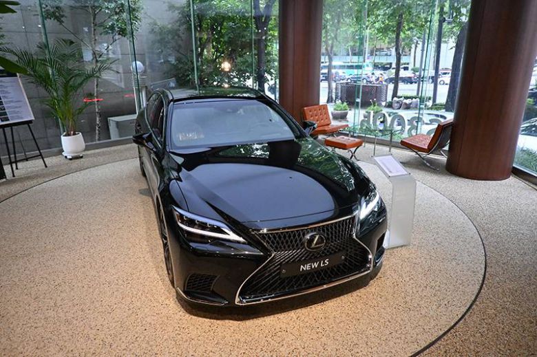 니콘 Z fc를 위로 들어 하이앵글로 촬영한 예시. 장소제공=엘앤티렉서스