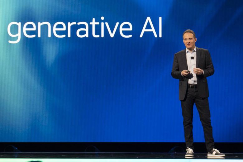 예상했던 바지만, AWS 역시 생성형 AI에 높은 비중을 둔다 / 출처=IT동아
