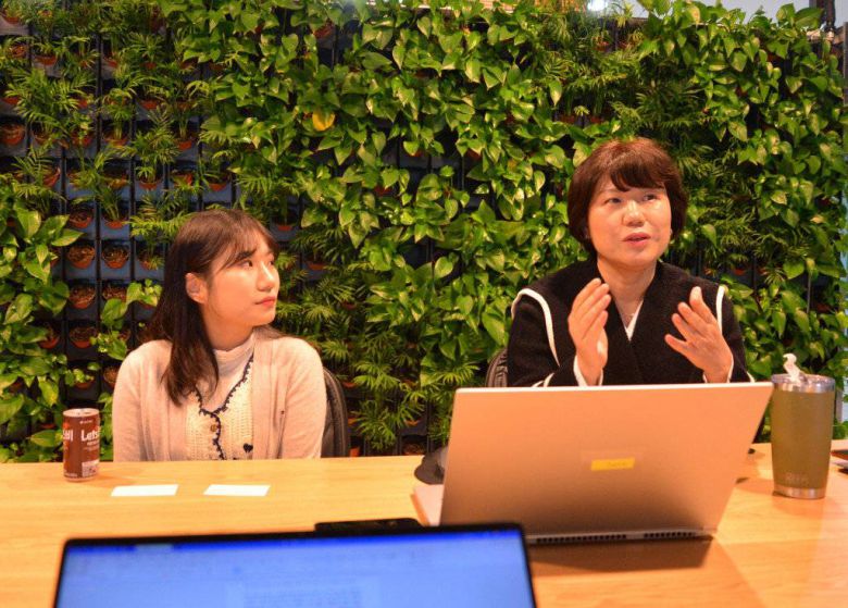 여은영 스쿨버스 공동대표(우)와 이지은 스쿨버스 매니저(좌) / 출처=IT동아