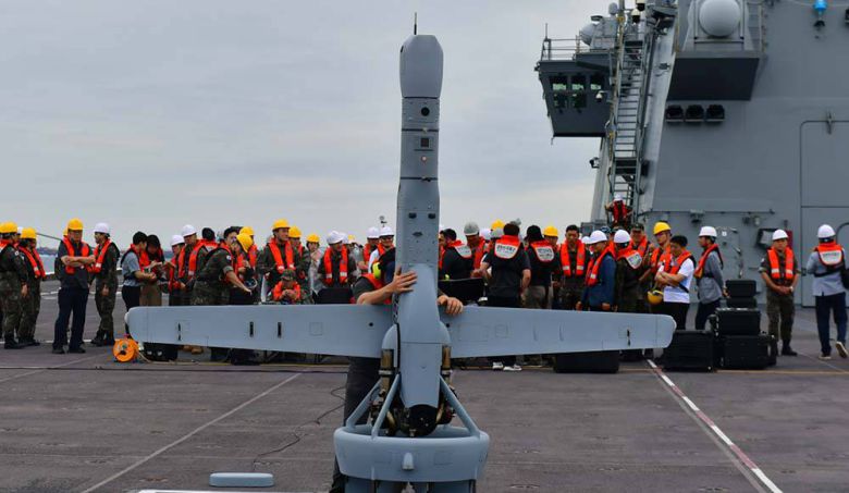 2024년 6월 독도함에서 전투실험 중인 수직이착륙 무인기 V-BAT / 출처=퀀텀에어로