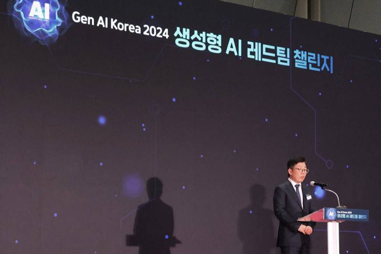 지난해 네이버는 과학기술정보통신부와 한국정보통신기술협회(TTA)가 주최한 ‘생성 AI 레드팀 챌린지’에 SKT, 업스테이지, 포티투마루, 셀렉트스타 등과 함께 대표 파트너로 참여한 바 있다 / 출처= 네이버