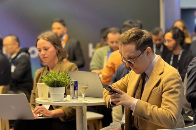 AI 스타트업 셀렉트스타는 지난 3월 MWC 2025에서 글로벌이동통신협회(GSMA)와 ‘글로벌 AI 레드팀 챌린지’를 개최했다 / 출처=셀렉트스타