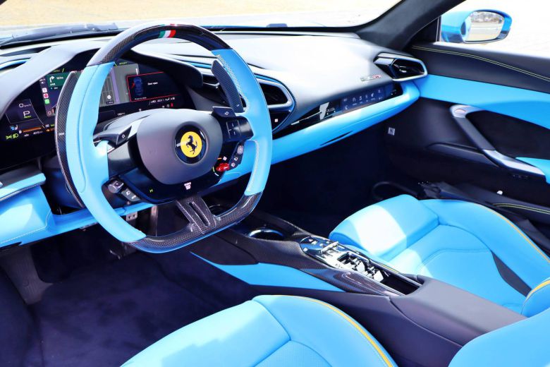 페라리 296 GTS 실내 / 출처=IT동아