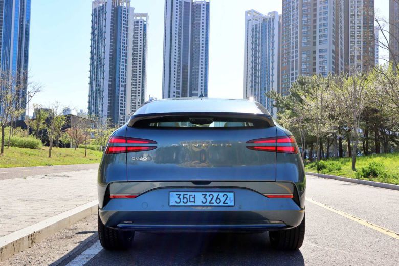 제네시스 GV60 부분변경 모델 후면부 / 출처=IT동아