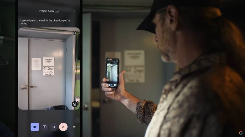 구글 딥마인드가 안드로이드 스마트폰과 구글 제미나이를 조합해 주변 사물 인식 등을 돕는 ‘프로젝트 아스트라’를 선보였다 / 출처=구글