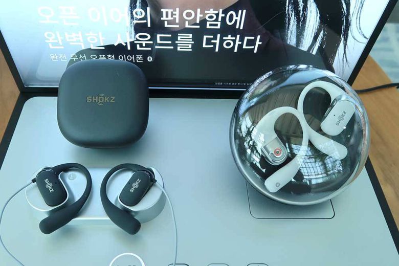 오픈핏 2에 무선충전과 돌비 오디오를 추가한 오픈핏 2+ / 출처=IT동아