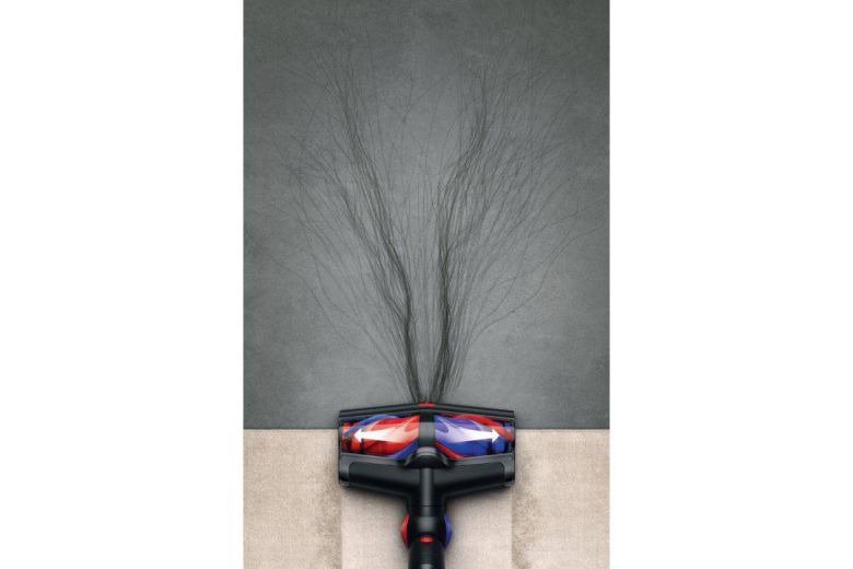 올 플로어 콘 센스 클리너 헤드는 카펫과 마룻바닥 등 다양한 바닥 유형에서 상관없이 모터의 흡입력과 브러시 바 회전 속도를 자동 조절하는 스마트 기능이 적용됐다 / 출처=다이슨