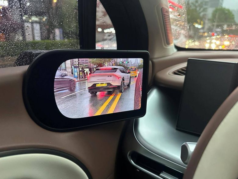 아이오닉 9 디지털 사이드 미러 / 출처=IT동아