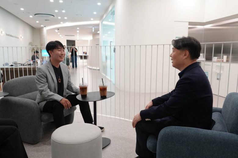 김현우 SBA 대표(왼쪽)와 장재원 SM유니버스 대표(오른쪽) / 출처=SBA