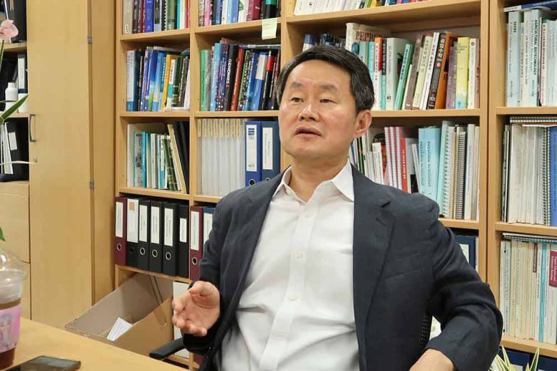 파미레세와 디지털스피드브리딩 플랫폼에 대해 설명하는 강병철 대표 / 출처=IT동아