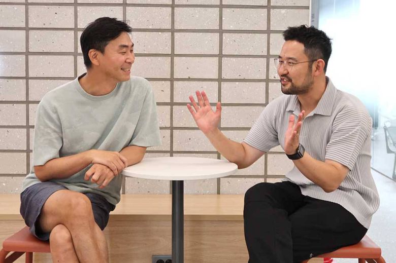 윤거성 대표(우)와 최세윤 CTO / 출처=IT동아