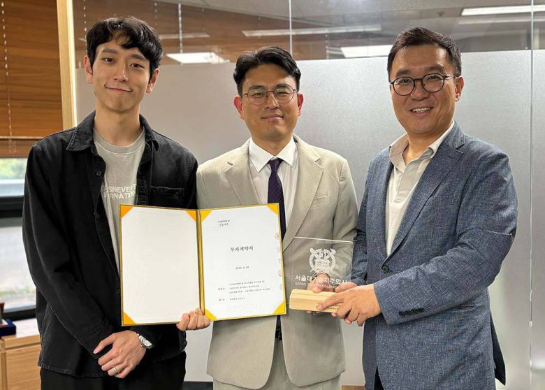 왼쪽부터 곽태영 로보로드 CSO, 김남호 로보로드 대표, 목승환 서울대기술지주 대표 / 출처=서울대기술지주