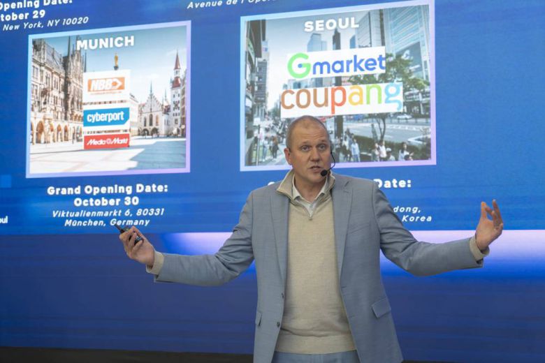 그렉 언스트(Greg Ernst) 인텔 최고 매출 책임자 겸 인텔 세일즈 마케팅 그룹 총괄 / 출처=IT동아