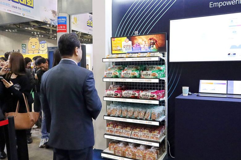 2025년 대한민국 소상공인대회 스마트기술 체험관에 참여한 넥스트페이먼츠 부스 현장 / 출처=IT동아