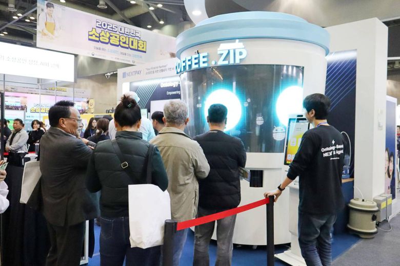 2025년 대한민국 소상공인대회 스마트기술 체험관에 참여한 넥스트페이먼츠 부스 현장 / 출처=IT동아