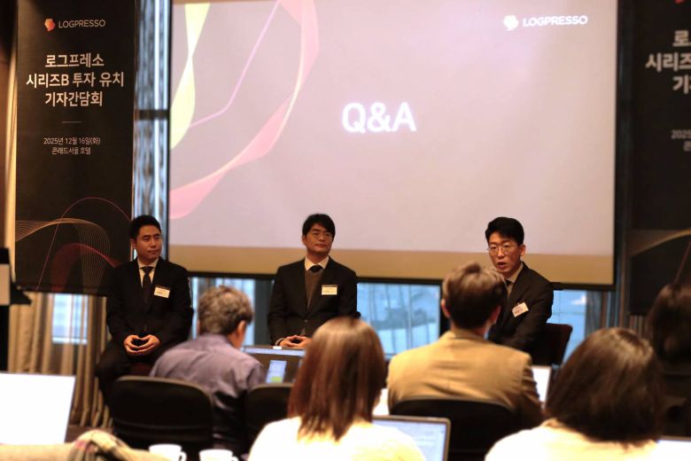 좌측부터 박형근 로그프레소 CFO, 양봉열 로그프레소 대표, 구동언 로그프레소 사업본부장 / 출처=IT동아