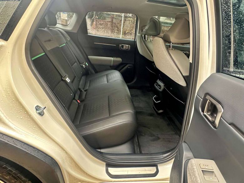 기아 EV4 2열 공간 / 출처=IT동아