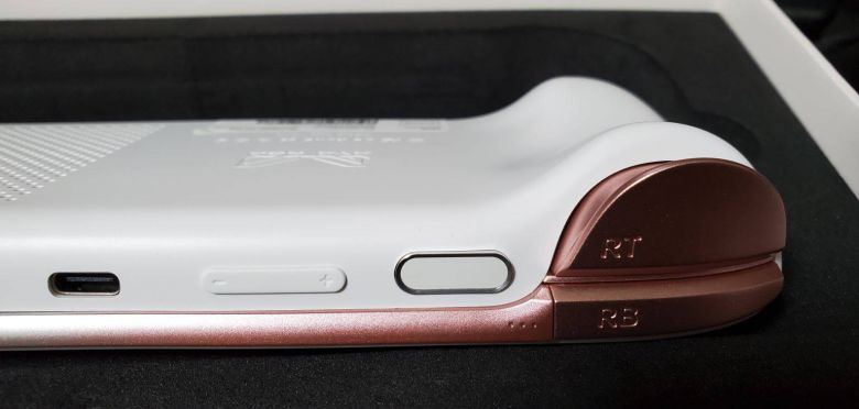 마감이 좋고 재질이 고급스럽다