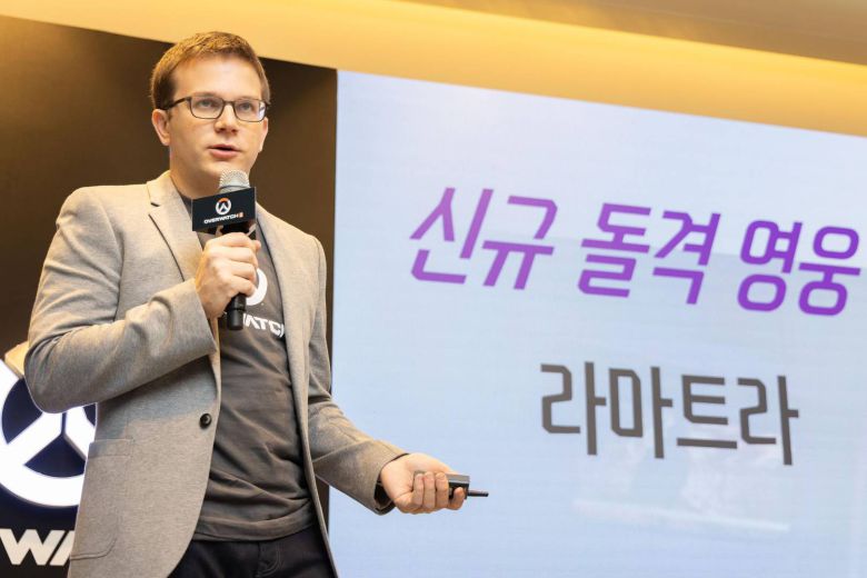 존 스펙터 커머셜 리더