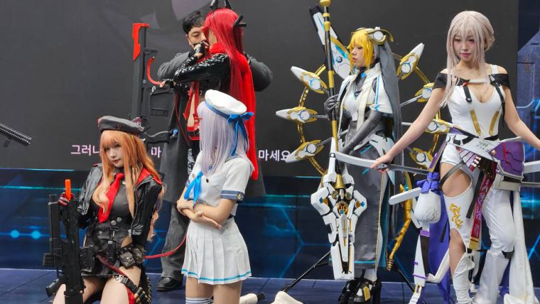 메인 무대에 올라온 코스어들