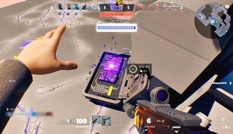 폭탄을 설치하거나 해체하거나