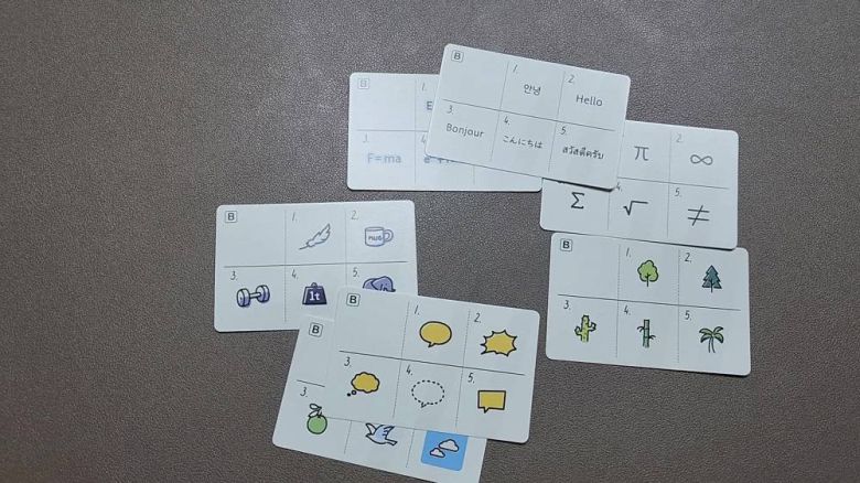 뒷면에는 그림이 있어서 여러번 플레이가 된다