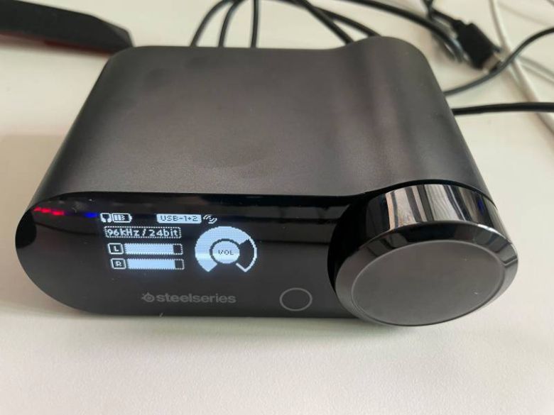 24bit, 96kHz 음원을 무선으로 감상할 수 있다