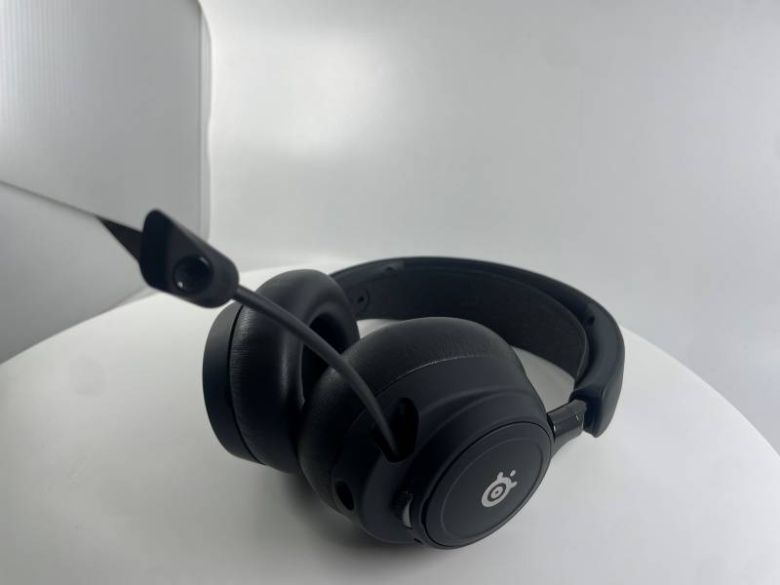 내부 수납형으로 설계된 마이크