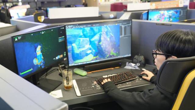 섬을 제작 중인 수강생