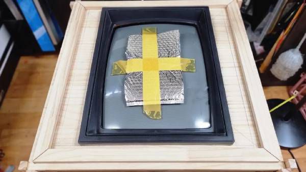 아래쪽에 회전 기믹을 작업하고, 위쪽에 브라운관을 얹어본 모습