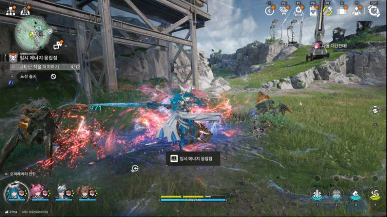 4인 협력 느낌을 살린 전투 시스템