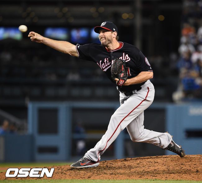 [OSEN=LA(미국 캘리포니아주),박준형 기자]8회말 워싱턴 슈어저가 역투하고 있다. / soul1014@osen.co.kr